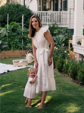 Doen vivette xs White Ruffle Sleeve Dress aso Julia Berolzheimer gal meets glam